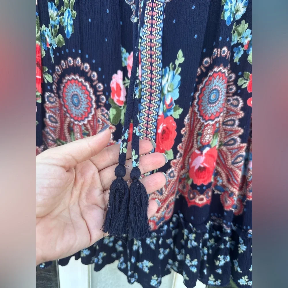 Bila Bohemian Sleeveless Embroidered Detail Top with Tie Tassles - Picture 5 of 11